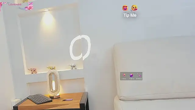 naomi spark3 online show from 03/18/25, 07:42