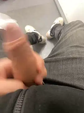 Snapshot of GreekDaddyNickOfficial chatting on 03/08/25, 04:28 GreekDaddyNickOfficial online show from 03/08/25, 04:28