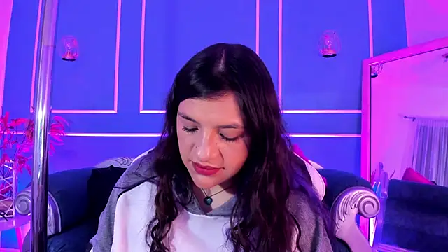 TaraTaylorr online show from 12/21/25, 03:02