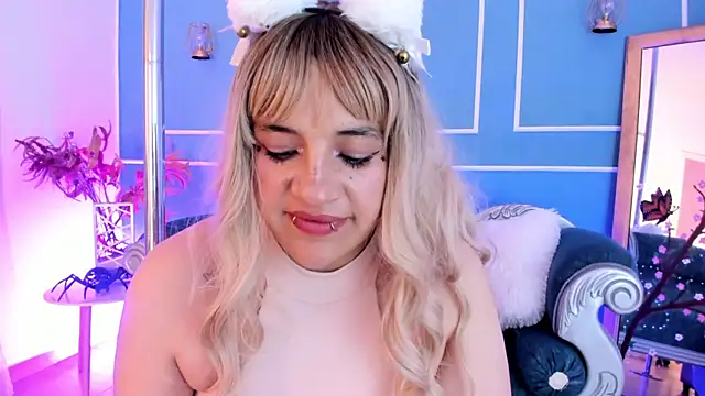 TaraTaylorr online show from 04/11/26, 07:45