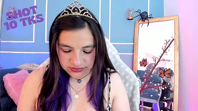 TaraTaylorr online show from 05/06/26, 03:35
