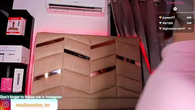 MadissonLee   online show from 07/10/26, 10:23