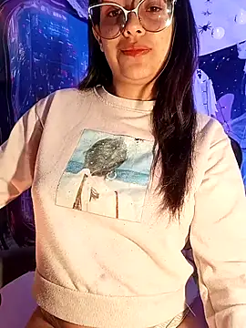 Snapshot of MiaStarts chatting on 10/10/25, 09:08 MiaStarts online show from 10/10/25, 09:08