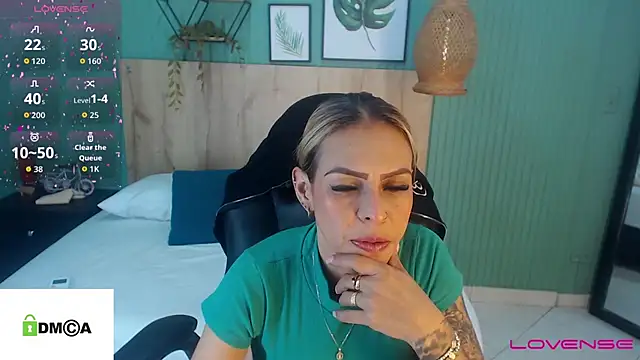 yessila parker online show from 09/16/25, 01:39