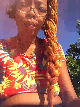 Ladyzee25 online show from 10/16/25, 12:17