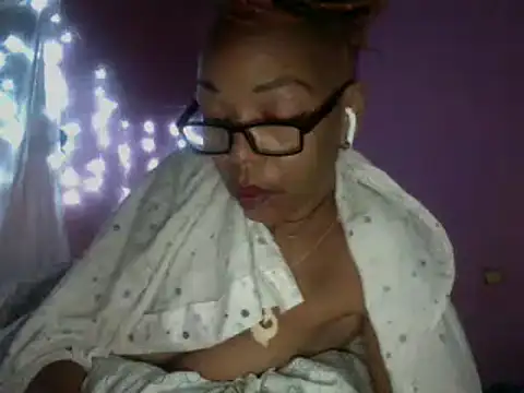 Ladyzee25 online show from 03/18/26, 12:14