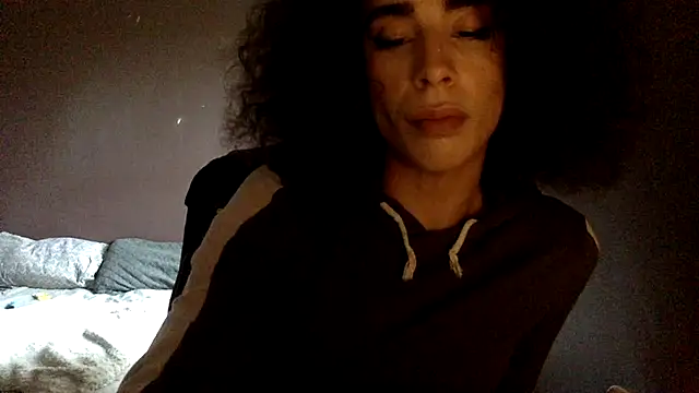 Snapshot of Naomishow33 chatting on 03/19/25, 05:06 Naomishow33 online show from 03/19/25, 05:06