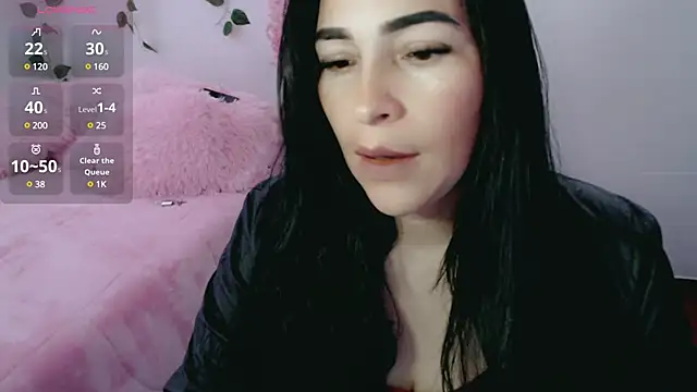 Snapshot of luna_lgomez_ chatting on 03/07/25, 11:18 luna lgomez online show from 03/07/25, 11:18