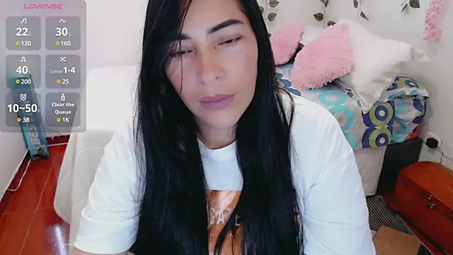 Snapshot of luna_lgomez_ chatting on 03/16/25, 10:55 luna lgomez online show from 03/16/25, 10:55