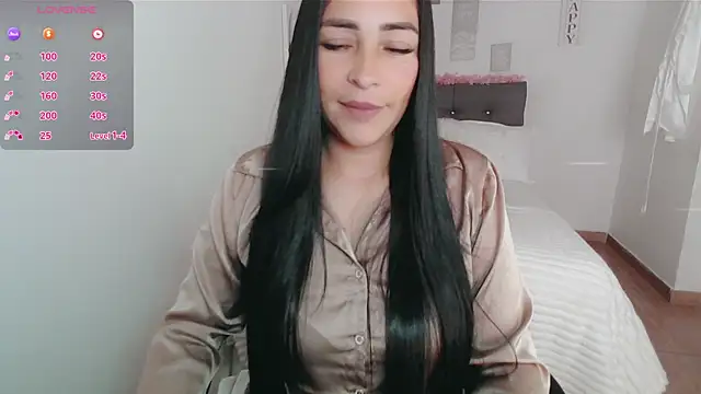 Snapshot of luna_lgomez_ chatting on 10/01/25, 01:39 luna lgomez online show from 10/01/25, 01:39