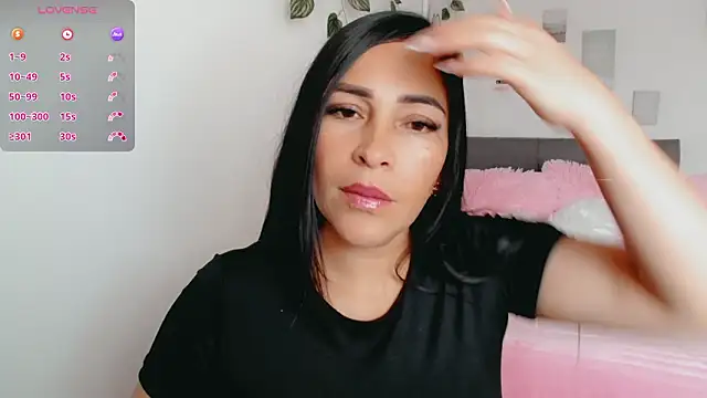 luna lgomez  online show from 02/06/26, 01:03