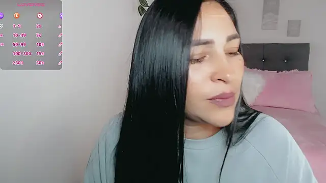 luna lgomez  online show from 03/09/26, 12:09