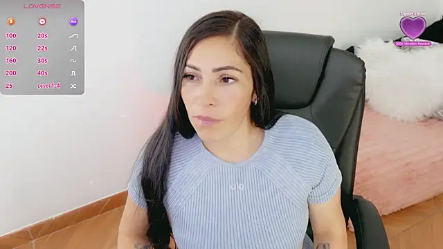 luna lgomez  online show from 04/01/26, 12:28