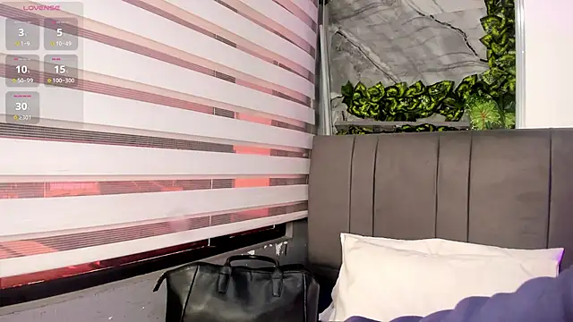 Snapshot of Fernanda_liie_ chatting on 09/22/25, 12:29 Fernanda liie online show from 09/22/25, 12:29