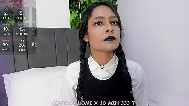 Snapshot of Fernanda_liie_ chatting on 10/23/25, 12:48 Fernanda liie online show from 10/23/25, 12:48