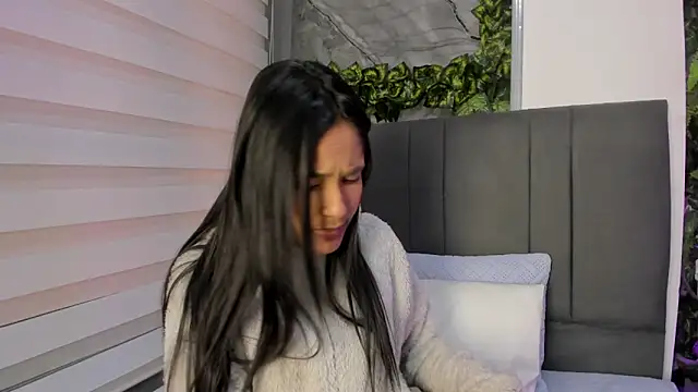 Fernanda liie  online show from 12/16/25, 12:32