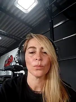 Sara Valkyri online show from 03/13/25, 10:21