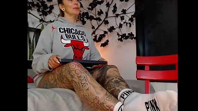 Sara Valkyri online show from 03/17/25, 09:55