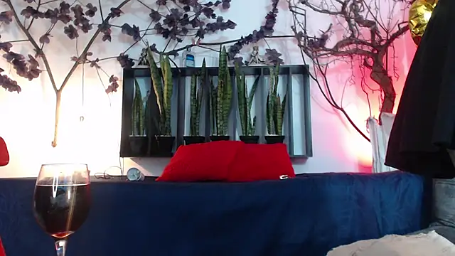 Sara Valkyri online show from 10/20/25, 07:25