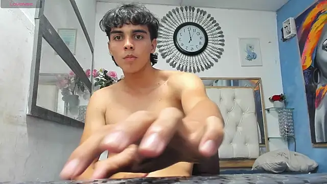 heiker  online show from 03/11/25, 05:27