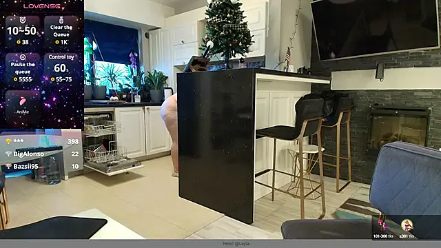 Snapshot of Layla- chatting on 01/11/25, 11:45 Layla- online show from 01/11/25, 11:45