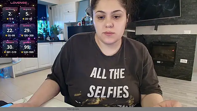 Snapshot of Layla- chatting on 01/29/25, 09:23 Layla- online show from 01/29/25, 09:23