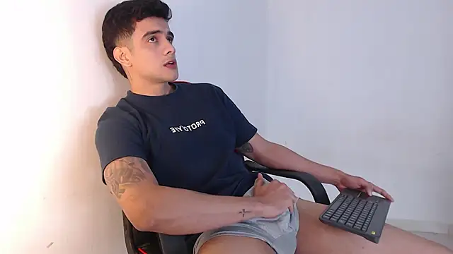 adam levis17 online show from 10/14/25, 03:46