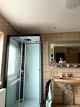 Snapshot of xy_monkeyBigCock chatting on 09/30/25, 09:36 xy monkeyBigCock online show from 09/30/25, 09:36