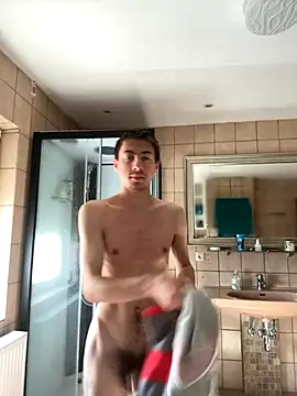 Snapshot of xy_monkeyBigCock chatting on 10/18/25, 10:16 xy monkeyBigCock online show from 10/18/25, 10:16