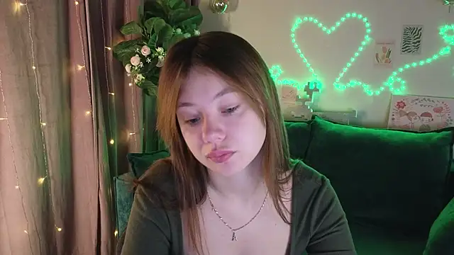 Snapshot of meow_mellie chatting on 10/03/25, 02:08 meow mellie online show from 10/03/25, 02:08