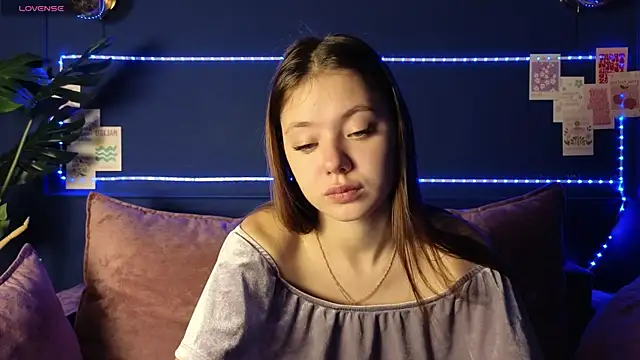 Snapshot of meow_mellie chatting on 10/12/25, 04:44 meow mellie online show from 10/12/25, 04:44