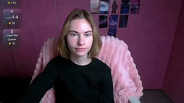 Snapshot of Fiona_Night chatting on 01/18/26, 06:17 Fiona Night online show from 01/18/26, 06:17