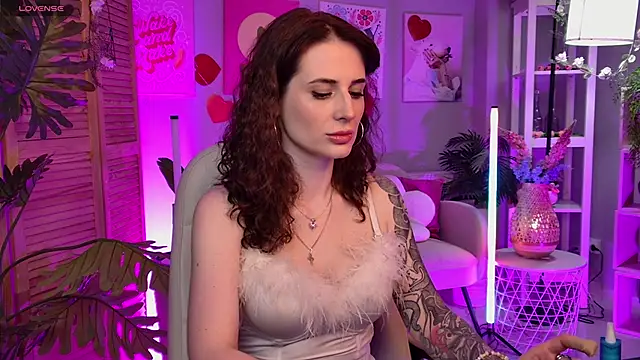 OliviaMcClean online show from 06/17/26, 02:40