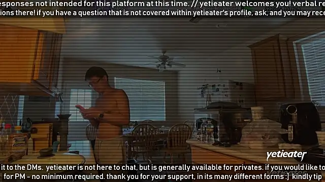 Snapshot of yetieater chatting on 06/23/26, 02:48 yetieater online show from 06/23/26, 02:48