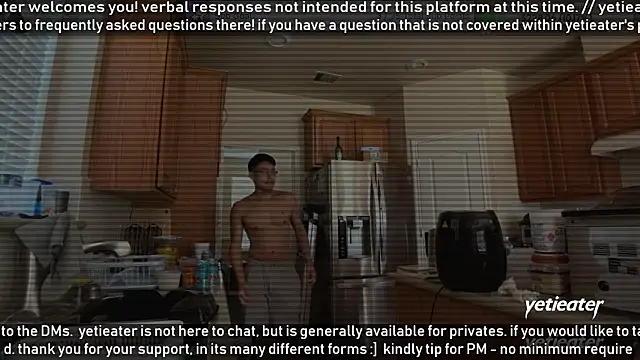 Snapshot of yetieater chatting on 07/04/26, 05:08 yetieater online show from 07/04/26, 05:08