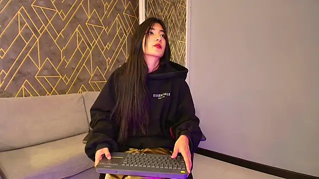 Tahara Romanov online show from 03/12/25, 06:22