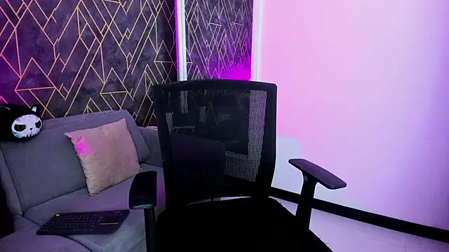 Tahara Romanov online show from 11/11/25, 03:56