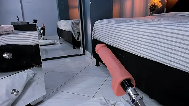 Melissa 23  online show from 10/13/25, 11:32