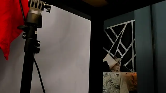 Melissa 23  online show from 10/21/25, 11:11