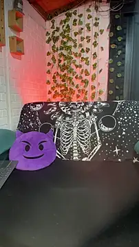 LiraSonnett online show from 01/12/26, 09:31