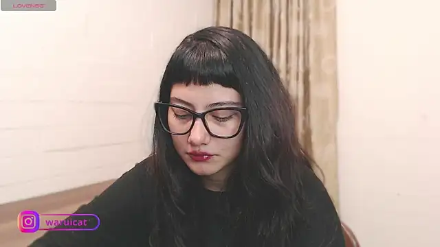 Snapshot of Laury_uri chatting on 02/17/26, 01:24 Laury uri online show from 02/17/26, 01:24