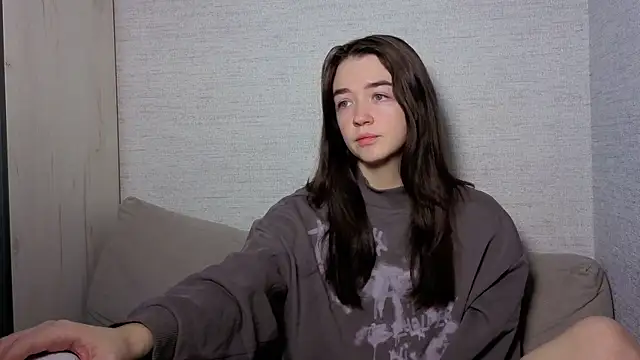 Snapshot of imyourdreams chatting on 11/15/25, 02:02 imyourdreams online show from 11/15/25, 02:02