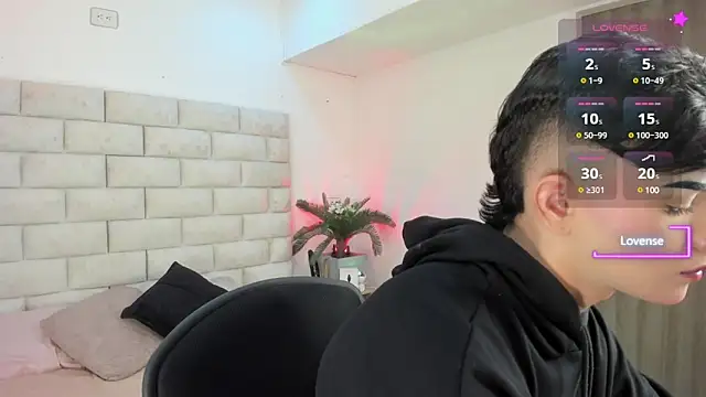 Dylan Turnerr online show from 03/11/25, 04:43