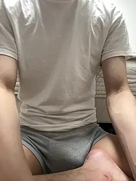 Snapshot of jae_yuu chatting on 03/19/25, 03:19 jae yuu online show from 03/19/25, 03:19