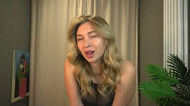 christie luv online show from 09/09/25, 09:14