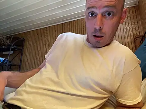 Snapshot of Mac_ThunderCock chatting on 03/11/25, 02:29 Mac ThunderCock online show from 03/11/25, 02:29