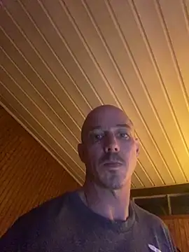 Snapshot of Mac_ThunderCock chatting on 09/13/25, 02:00 Mac ThunderCock online show from 09/13/25, 02:00