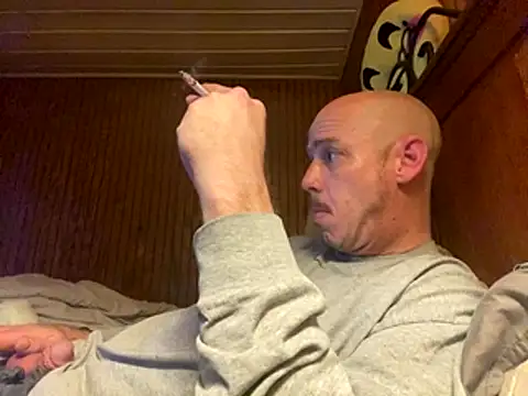 Snapshot of Mac_ThunderCock chatting on 10/23/25, 08:46 Mac ThunderCock online show from 10/23/25, 08:46