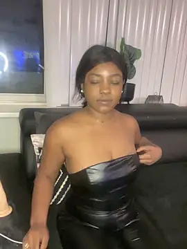 xnaomivaruna online show from 03/07/25, 11:16