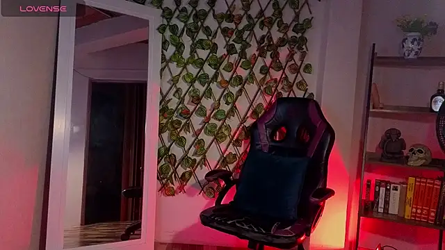 Snapshot of demimoore222 chatting on 03/08/25, 05:07 demimoore222 online show from 03/08/25, 05:07